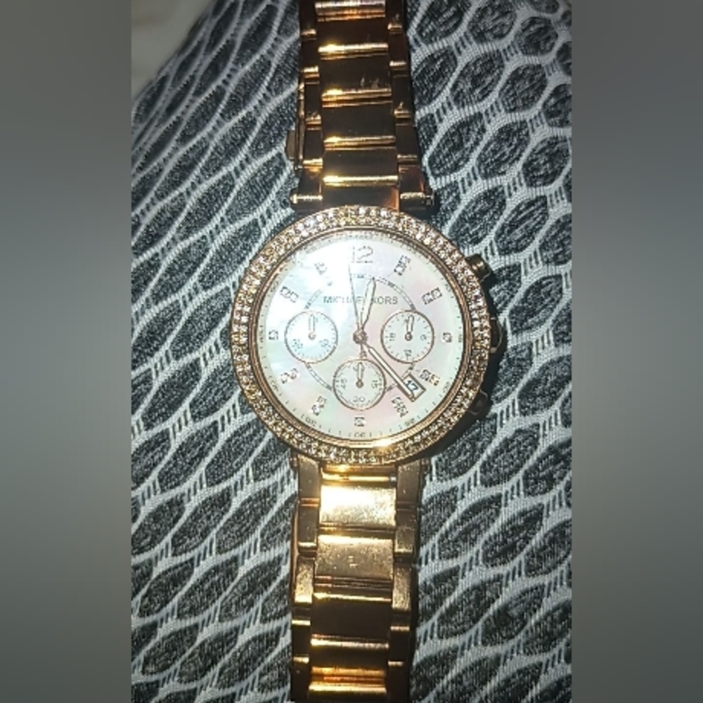 Watch - Picture 3 of 3